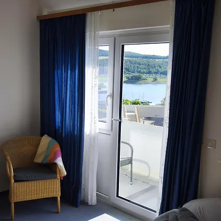 Zum Westufer Apartment *